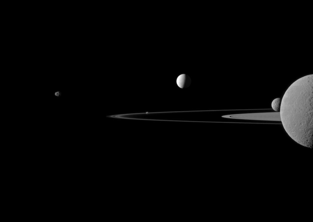 Detectan 274 lunas en Saturno